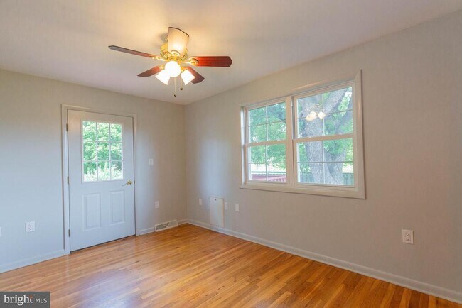 Building Photo - 3093 Old Leetown Pike