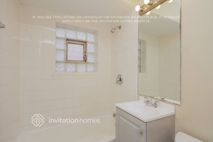 Building Photo - 6209 S Meade Ave