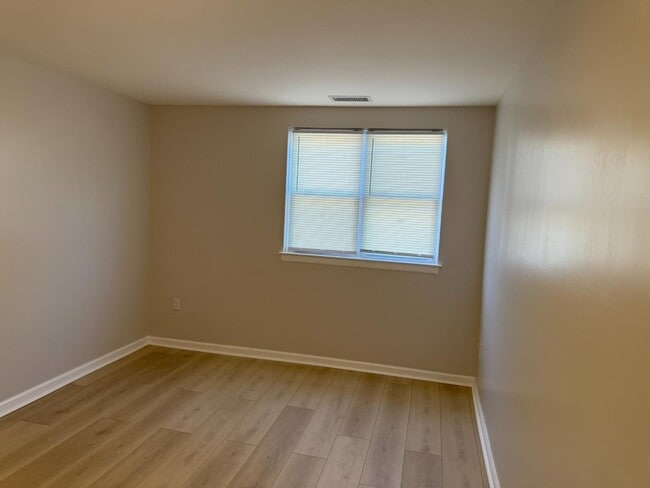 Building Photo - 7028 Lark Pl