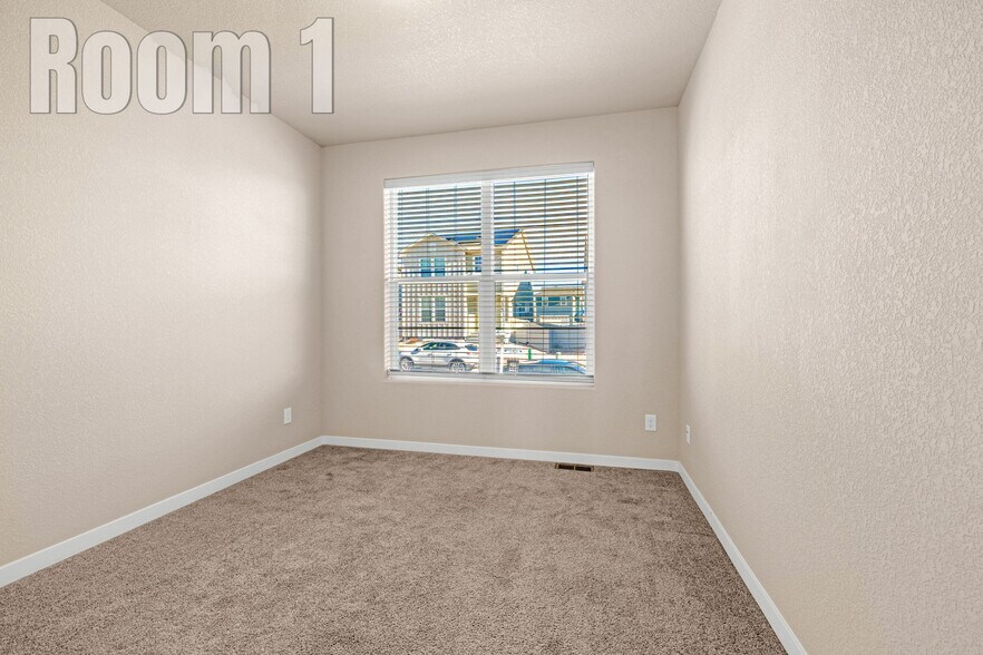 Building Photo - 5168 Roundhouse Dr