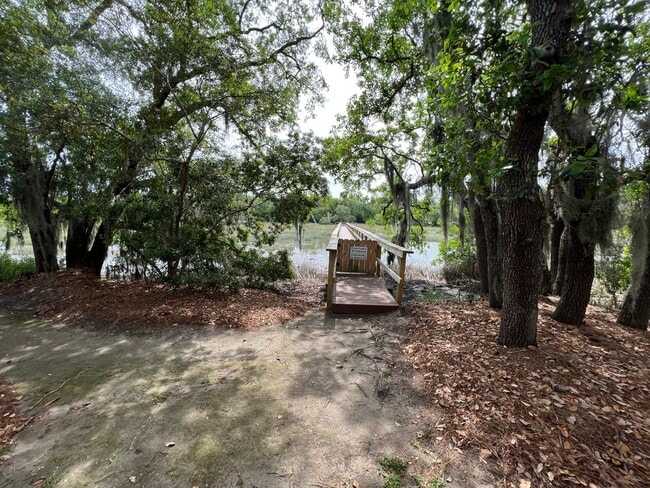 Building Photo - 2 bed / 2 bath townhome in Pelican Cove
