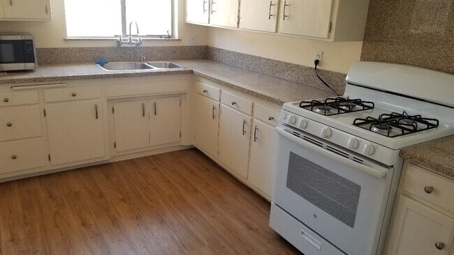 Primary Photo - 12072 Lamanda St
