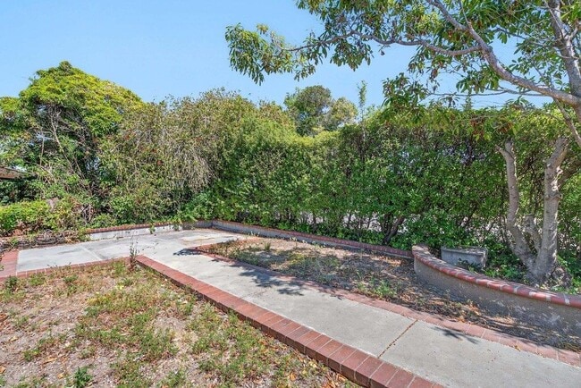 Building Photo - 41 S Circle Dr