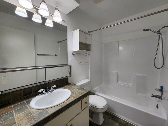 Building Photo - 941 Calle Mejia