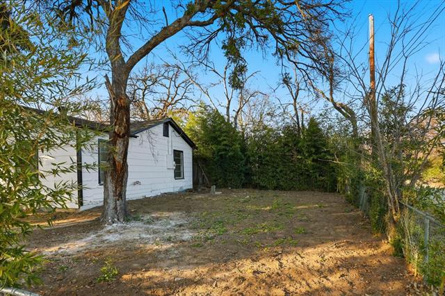 Building Photo - 405 Jannie St