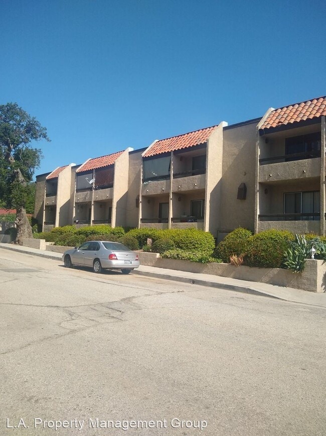 Building Photo - 23901 Los Rosas St