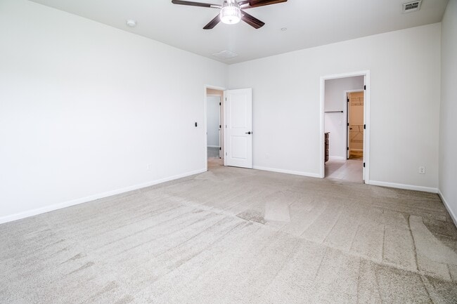 Building Photo - 2048 Oglethorpe Dr