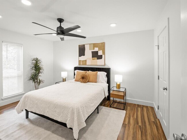 Building Photo - 5820 Berkman Dr