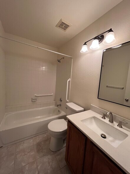 Building Photo - 4175 E Cholla Canyon Dr