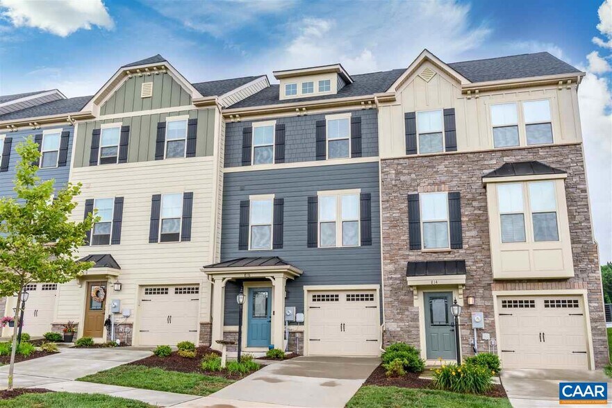 Primary Photo - 816 Oval Park Ln