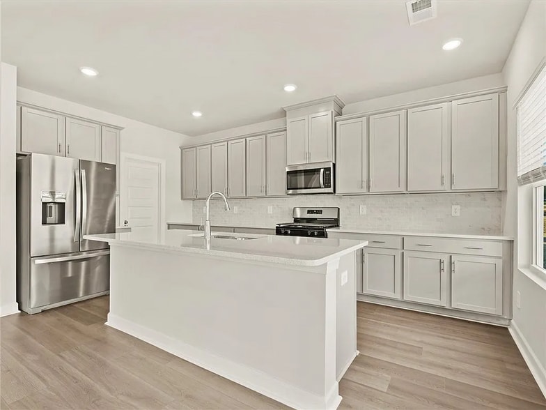 Building Photo - 105 Oval Ct