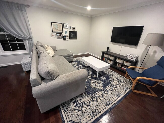 Living Room - 901A S Scott St