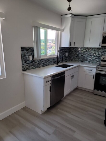 Building Photo - 9646 Winter Gardens Blvd