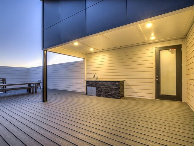 Building Photo - 2548 NW 131st St