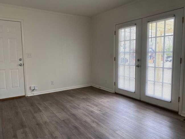 Building Photo - Inglewood 2/1 Duplex - Renovated - Fenced ...