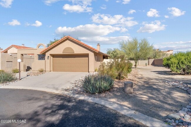 Building Photo - 321 E Fieldcrest Ln