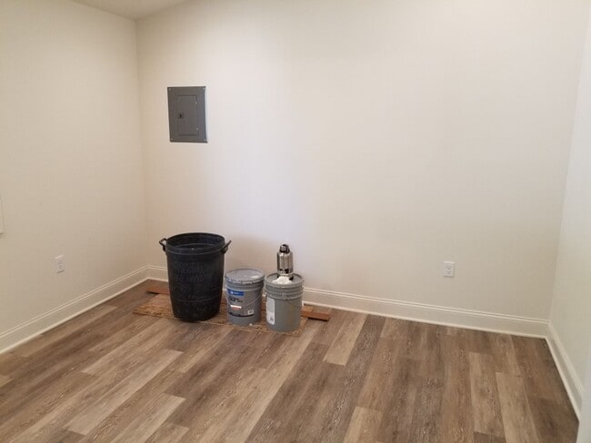 Building Photo - Lake Life All Year Round!