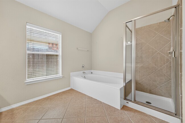 Building Photo - 17603 Burkhart Ridge Dr