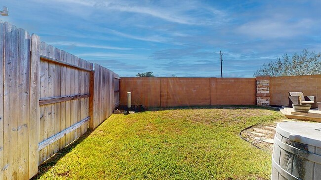 Building Photo - 32927 Silver Mdw Wy