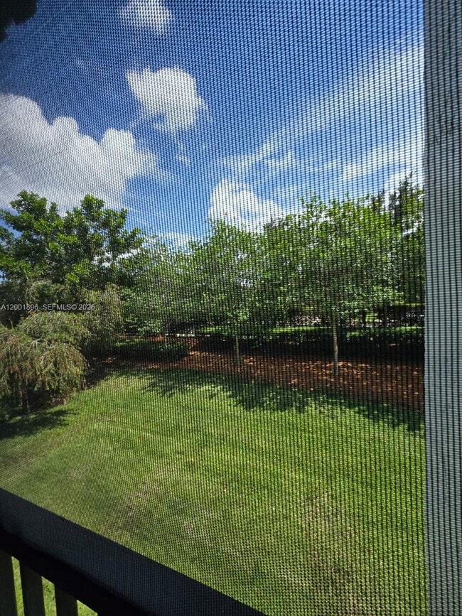 Building Photo - 310 Racquet Club Rd