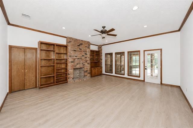 Building Photo - 3141 Oakdale Dr