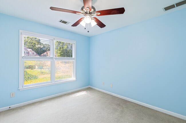 Building Photo - 1940 Bentbrooke Trail