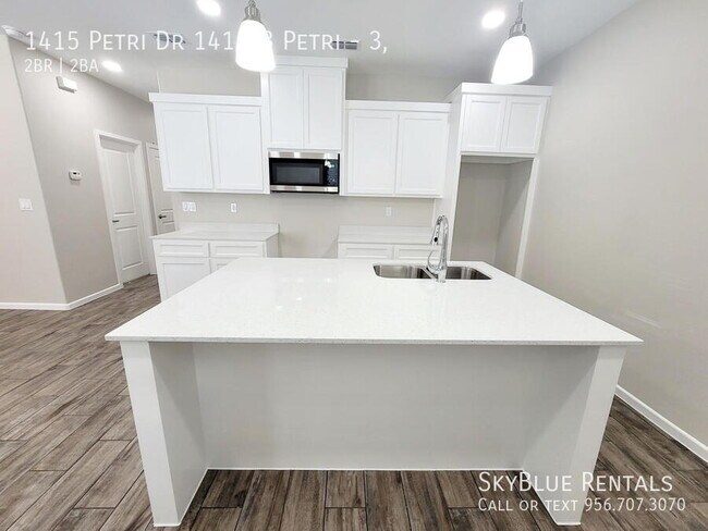 Building Photo - 1415 Petri Dr