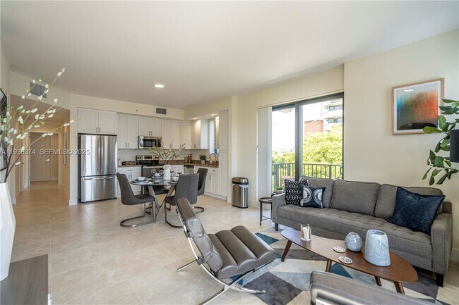 Building Photo - 1091 Galiano St