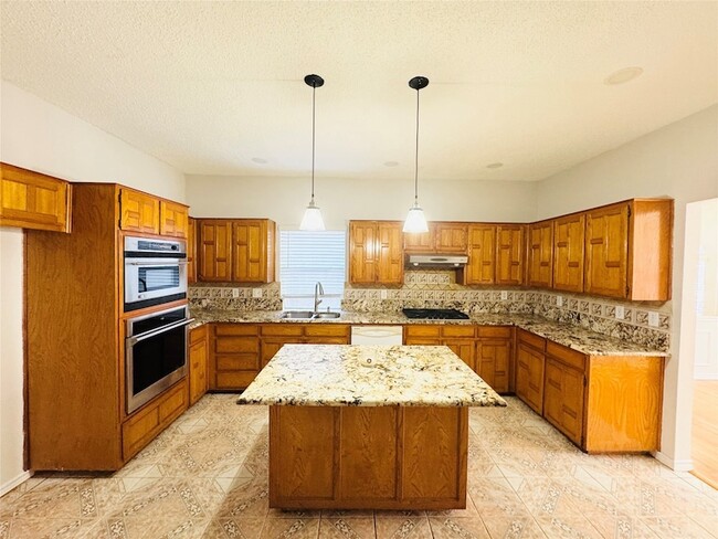 Building Photo - 2305 Buckeye Dr