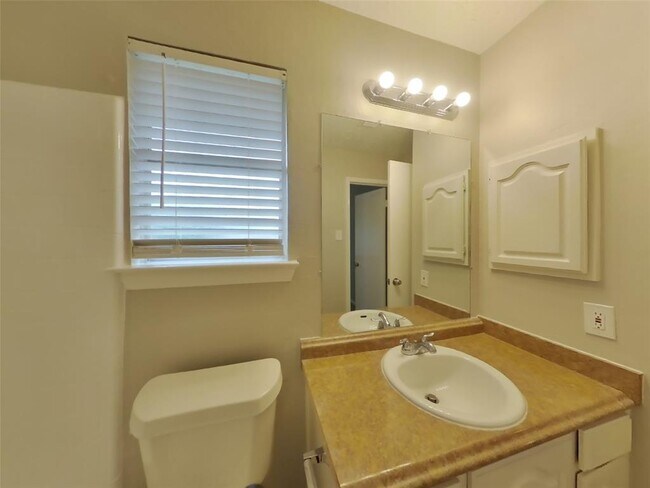 Building Photo - 14811 Cypress Ridge Dr