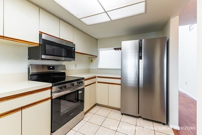 Building Photo - 251 Fenwick Dr