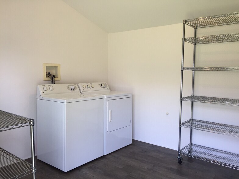 Building Photo - 2677 Rich St