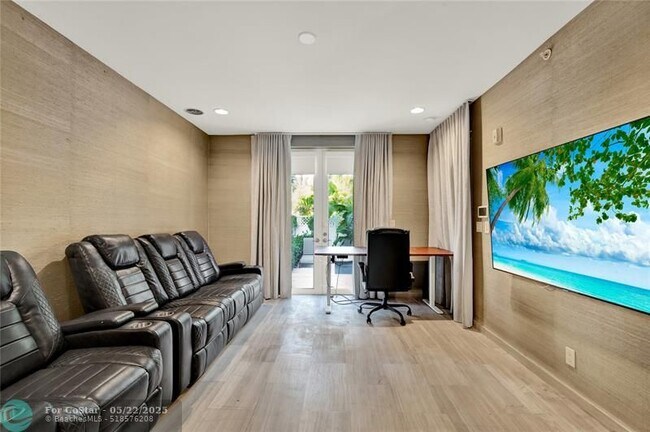 Building Photo - 425 N Ocean Blvd