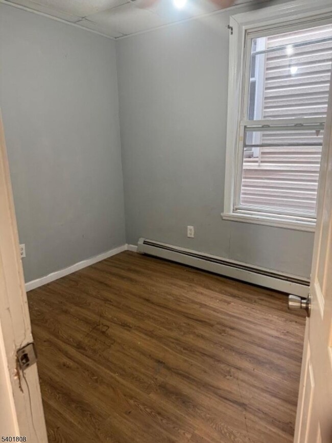 Building Photo - 85 Holsman St