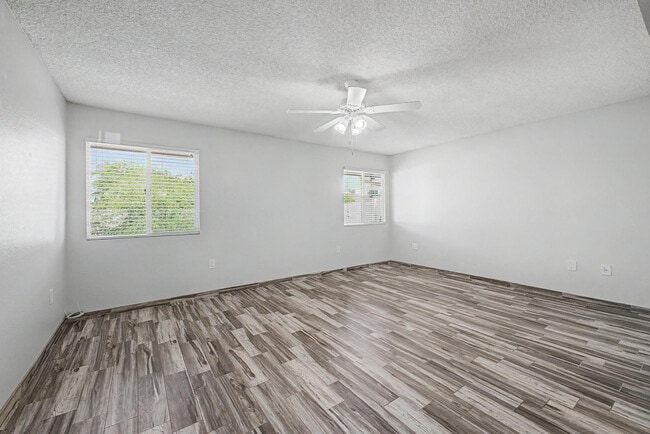 Building Photo - 12714 W Crystal Lake Dr
