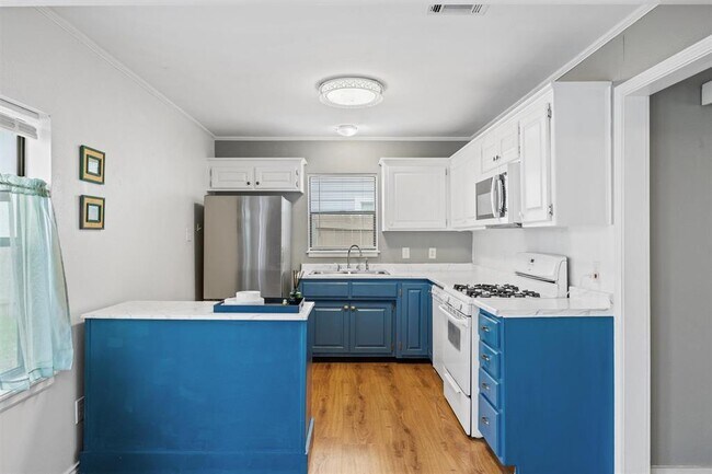 Building Photo - 1118 Fisher St