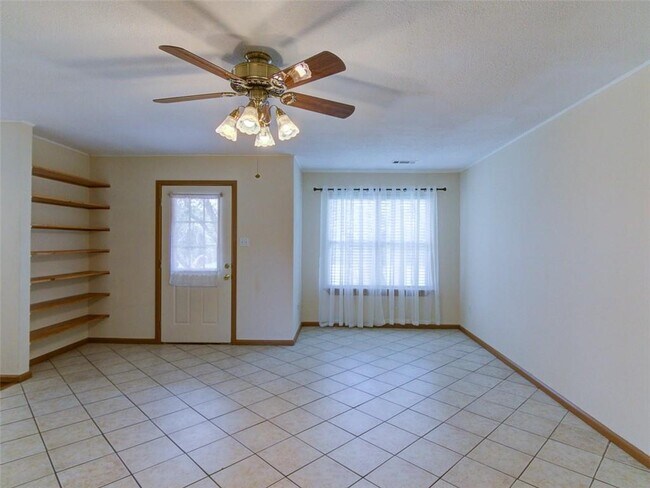 Building Photo - 1600 San Juan Dr