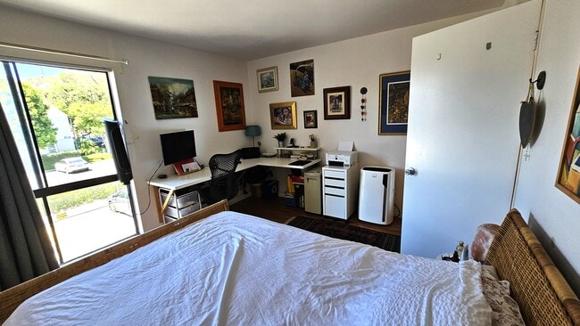 Building Photo - 6780 Friars Rd