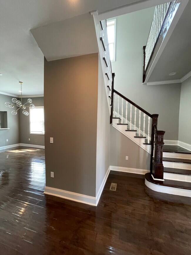 Building Photo - 1515 Chamberlain Ave