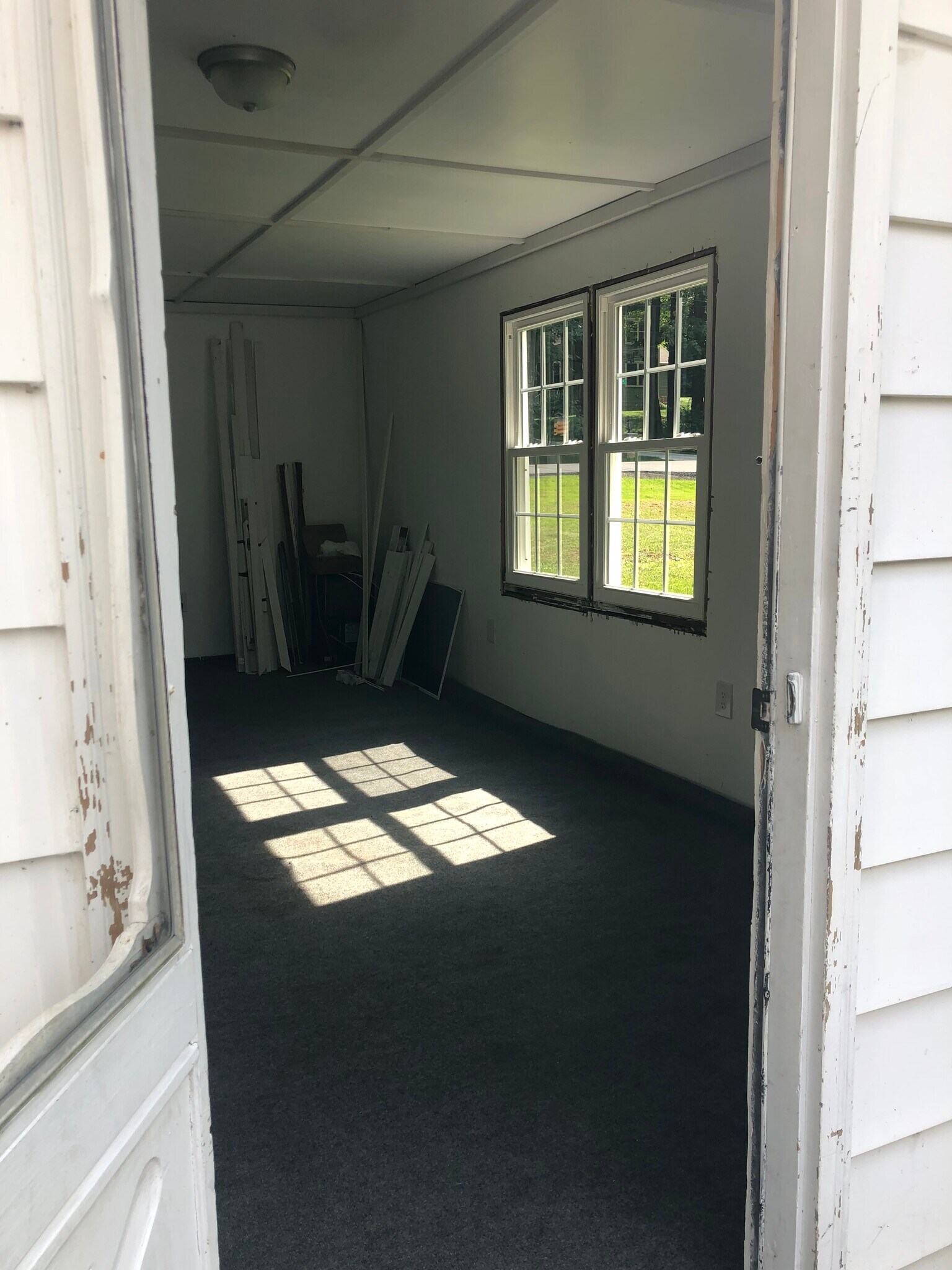 Large mud room or utility room - 3243 Hemlock Dr