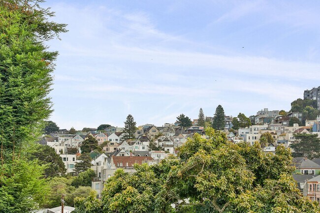Building Photo - Cole Valley: Bright Top Floor Unfurnished 1 Bed 1 Bath with Garage Parking