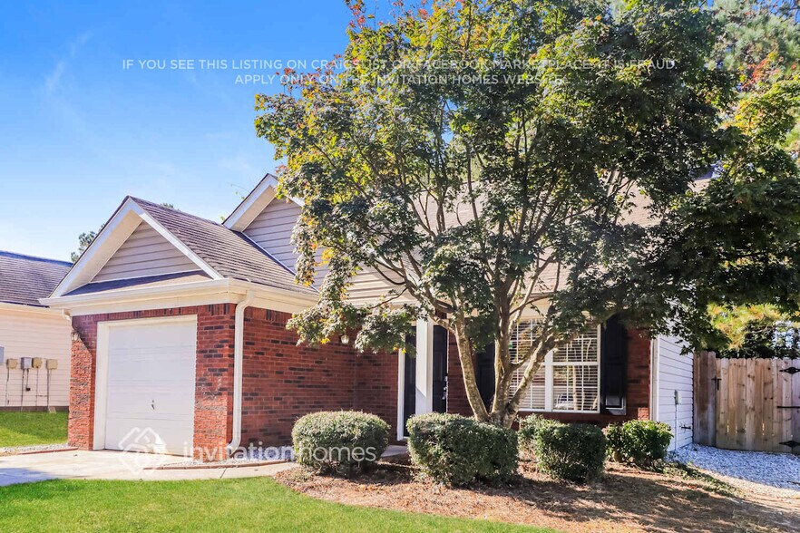 Building Photo - 145 Stoneforest Dr