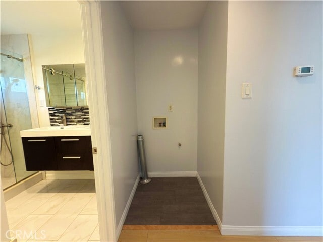 Building Photo - 2528 Whitney Dr
