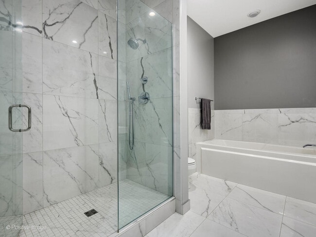 Building Photo - 360 W Illinois St