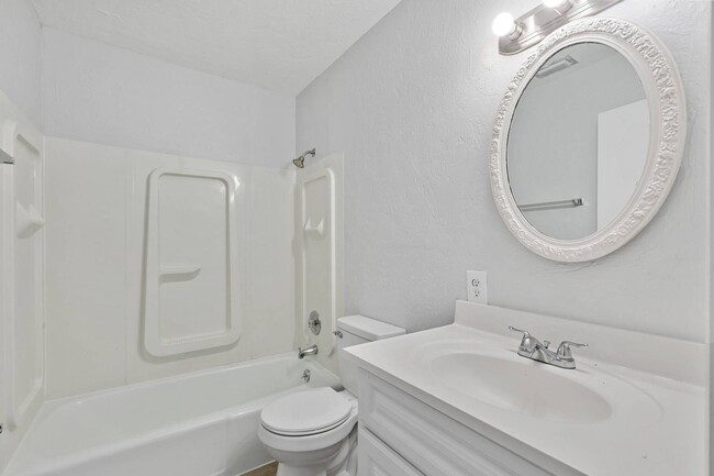 Building Photo - 314 Barlow Ave