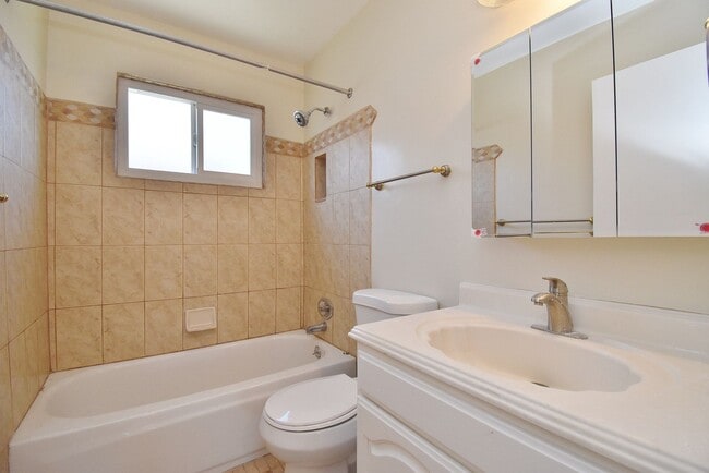 Building Photo - $3395 / 3 BR - NICELY REMODELED SUNDALE HO...