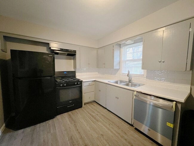 Building Photo - SEE IT NOW: Spacious Independence Home with Carport & Large Yard!