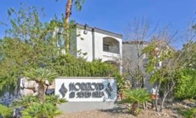 Building Photo - 950 Seven Hills Dr