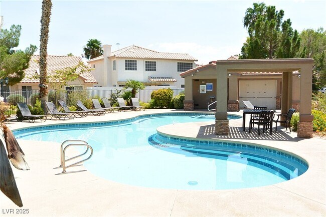 Building Photo - 4913 Forest Oaks Dr