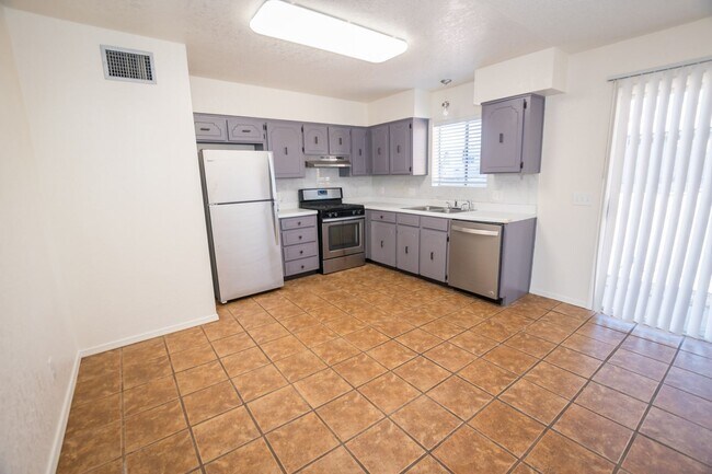 Building Photo - Charming Property Features 3 Bedrooms, 2 Baths, Central A/C!!